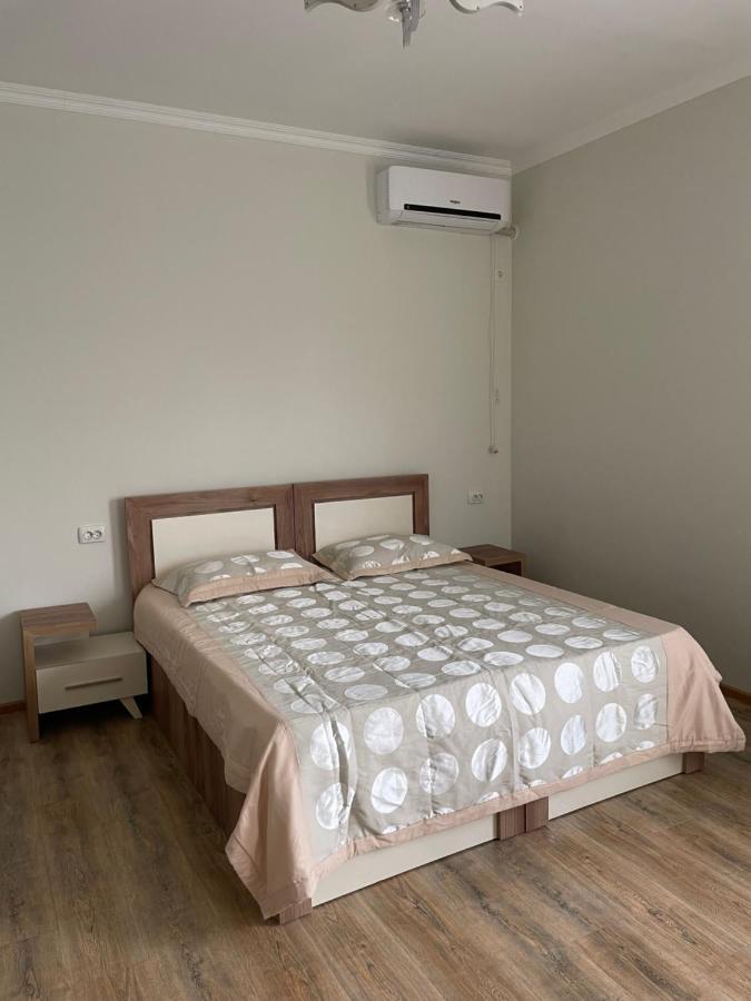 Apartment Comfort In Уреки Екстериор снимка