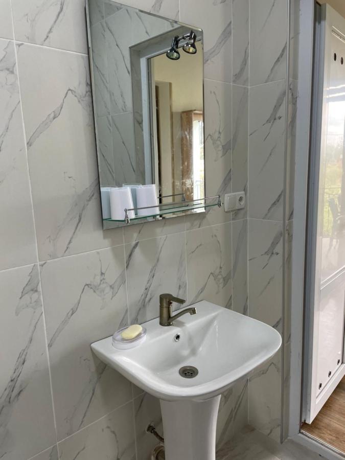 Apartment Comfort In Уреки Екстериор снимка