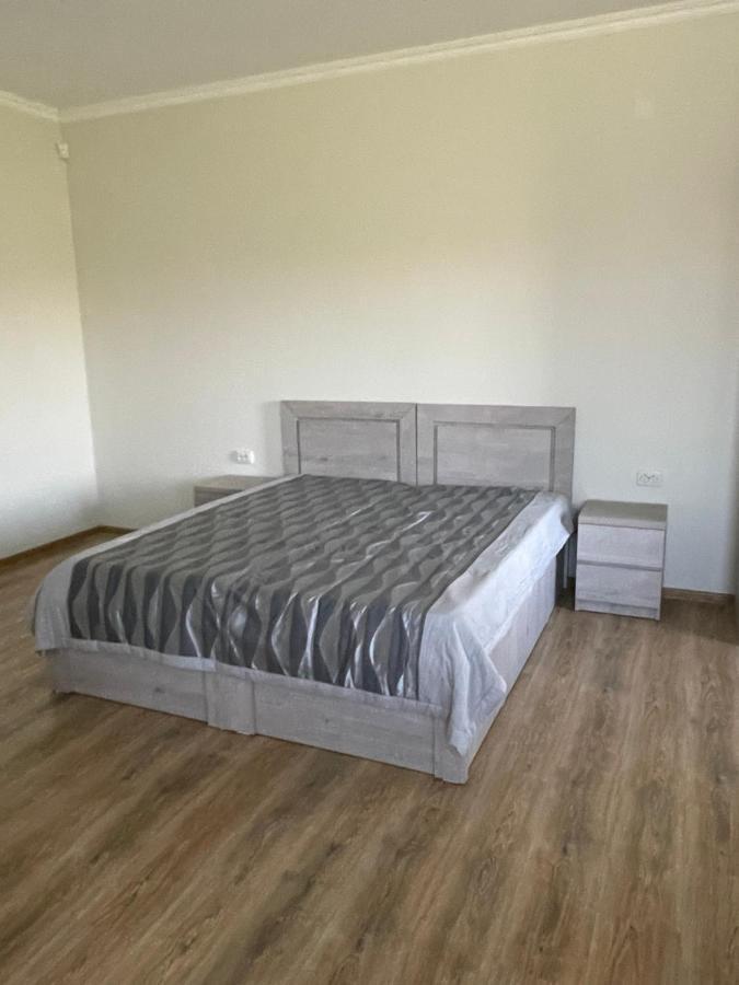 Apartment Comfort In Уреки Екстериор снимка